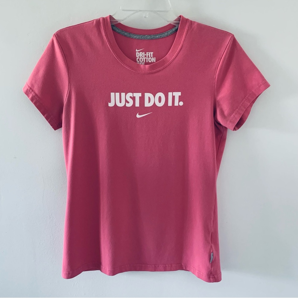 Nike Dri-Fit Women’s Fitted Pink T-shirt Sz M